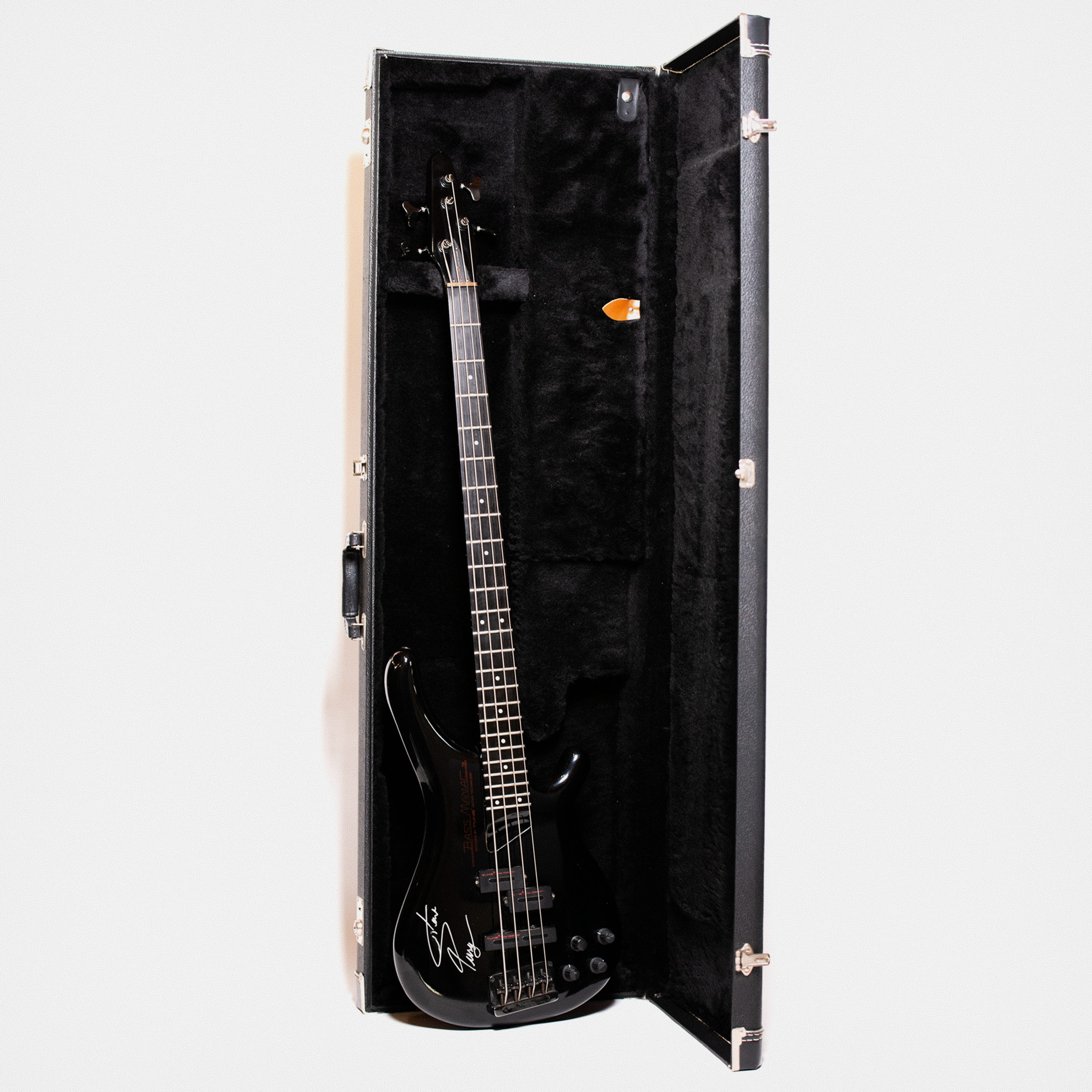 Tune Guitar Technology Bass Maniac (black) SIGNED